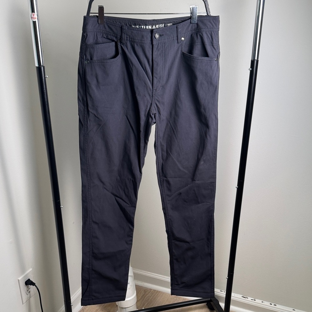 Western Rise Navy Blue Evolution Pant Size 32 Casual Stretchy Performance Pant